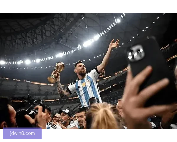 体育画报展望梅西明年冲击八冠王世界杯在列传奇赛季全线争冠再添